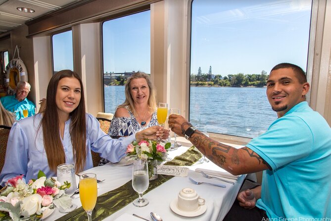 2-hour Brunch Cruise on Willamette River - The River Route: Hawthorne to Burnside and All the Bridge Moments in Between