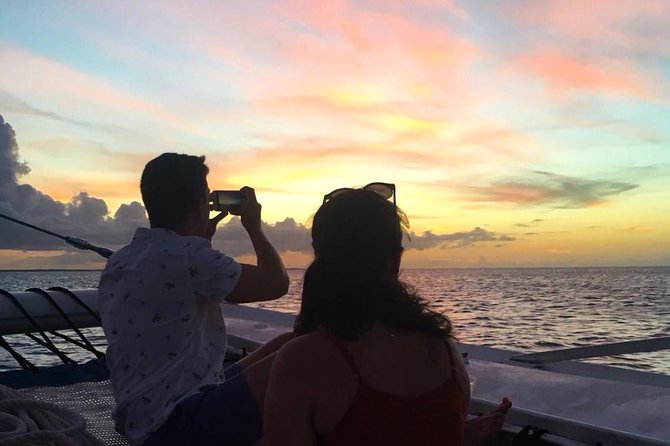 2 Hour Champagne Sunset Cruise from Grace Bay, Providenciales (Adult Only) - Champagne, Rum Punch, and Snacks That Don’t Feel Like an Afterthought