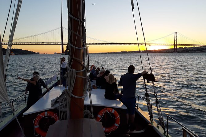 2-Hour Lisbon Traditional Boats Sunset Cruise with White Wine - How to choose your spot on deck (and save your back)