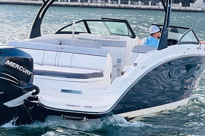2-Hours Private Miami Boat Tour With Champagne - A private 2-hour Miami cruise with champagne and your own playlist