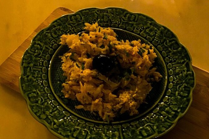 4-Hour Traditional Portuguese Food & Wine Tour in Porto - Who should book this tour in Porto