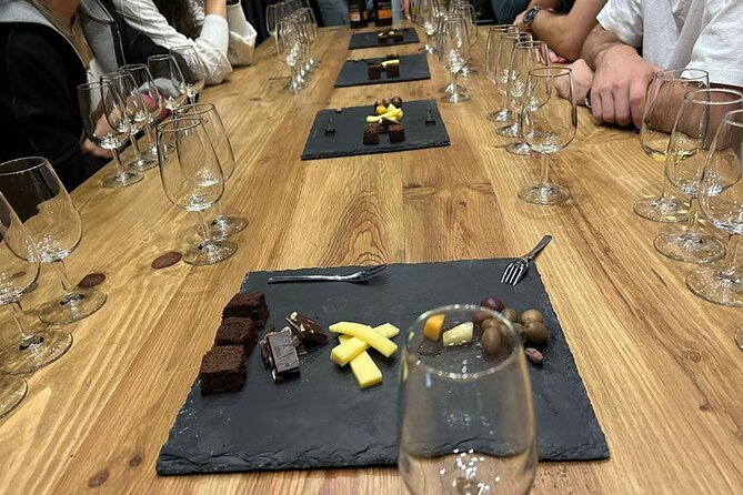 5 Port Wine Tasting with pairings - Practical Tips Before You Go