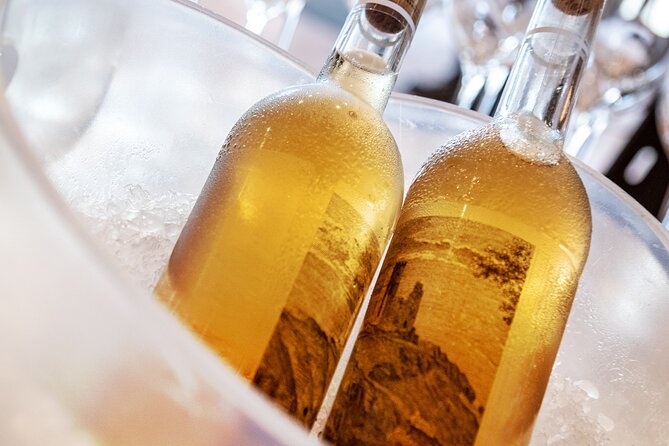 A delightful wine tasting in the scenic countryside with lunch - Tastings and lunch: where Czech wine meets real food