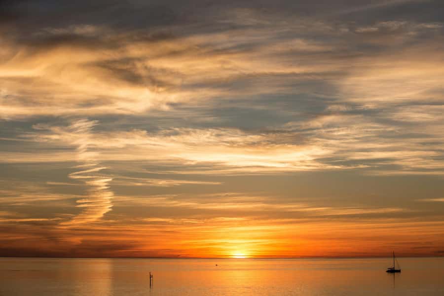 Adelaide: Highlights, Hahndorf & McLaren Vale Wine Tasting - Glenelg at Day’s End: Seaside Views and a Sunset Window