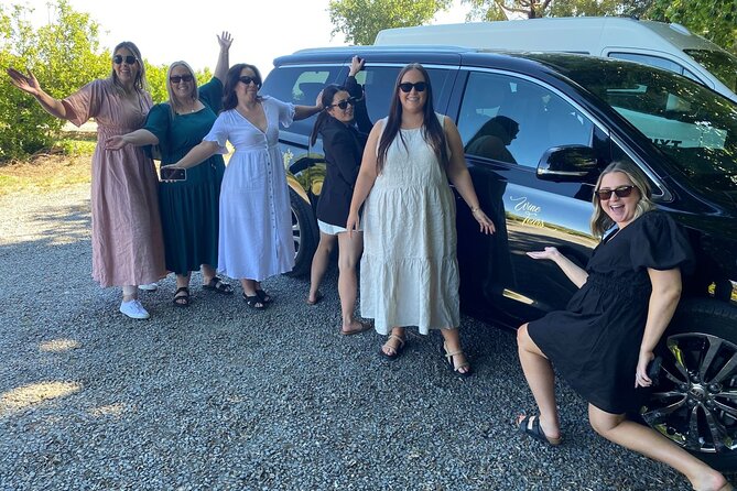 Adelaide Hills & Hahndorf Hop-On Hop-Off Wine Tour - Guides, Comfort, and the Small-Group Advantage