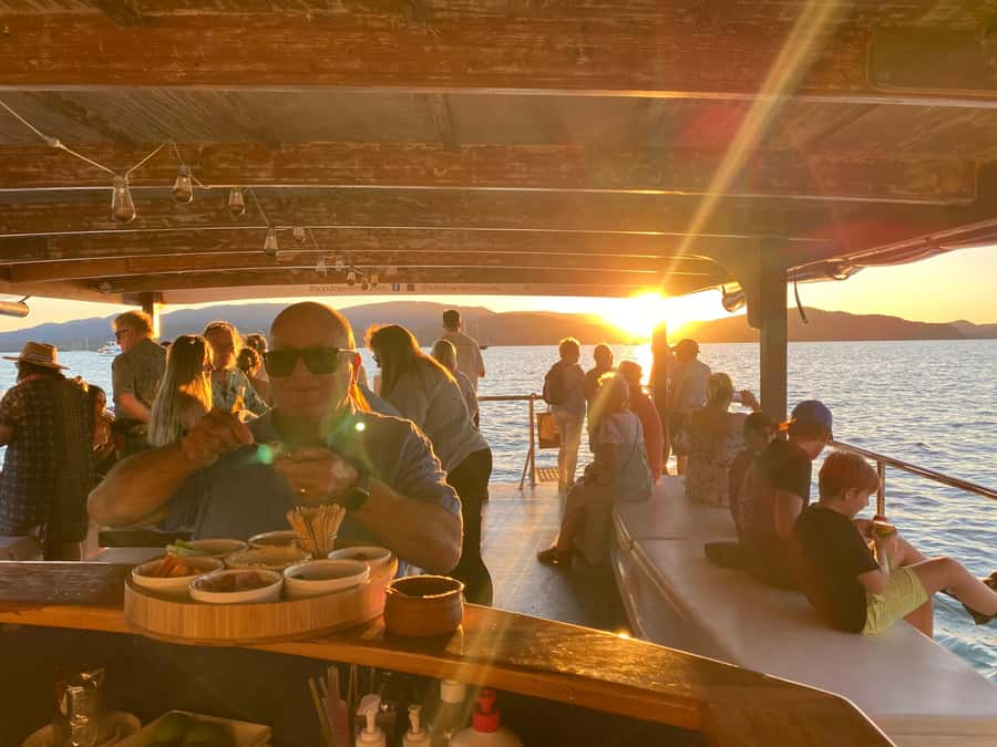Airlie Beach: 2-Hour Sunset Cruise with Sparkling Wine - Wildlife spotting near Airlie: turtles, dolphins, and occasional surprises