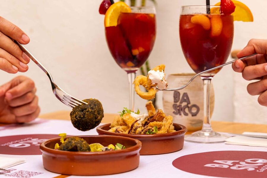 Alcudia: Self-Guided Gourmet Tapas and Wine Tour - Alcudia Old Town tapas, without the guide pressure