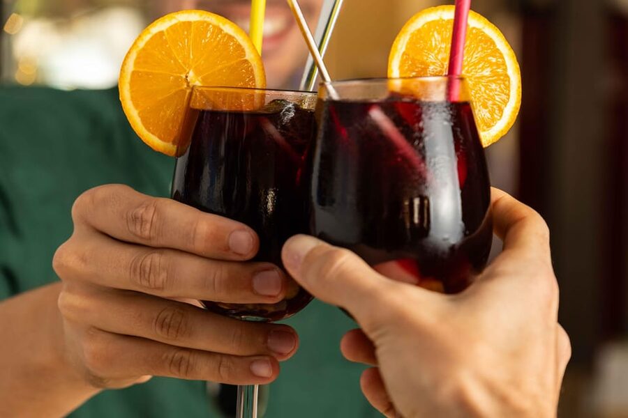 Alcudia: Self-Guided Gourmet Tapas and Wine Tour - Time planning: start times, the 21:00 finish, and not rushing