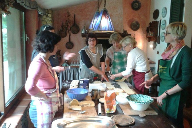 Alghero Home Cooking Pasta Class at a Farmhouse with Wine - Wine from the hosts and how the meal flows