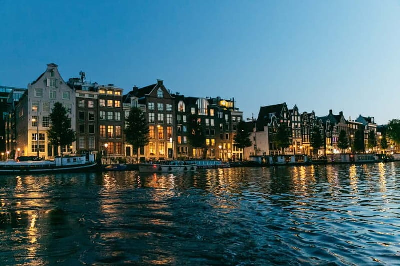 Amsterdam: Evening Cruise with Optional Wine and Snacks - Getting to the Dock: Stadhouderskade and an Easy Boarding Plan