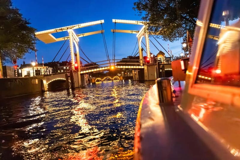 Amsterdam: Evening Cruise with Optional Wine and Snacks - Weather, Warmth, and Timing: The Real Reason This Works