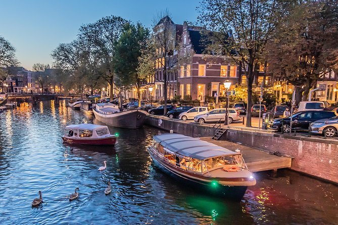 Amsterdam Small-Group Evening Canal Cruise Including Wine, Craft Beer, Cheese - Timing: why the evening works better than you’d think