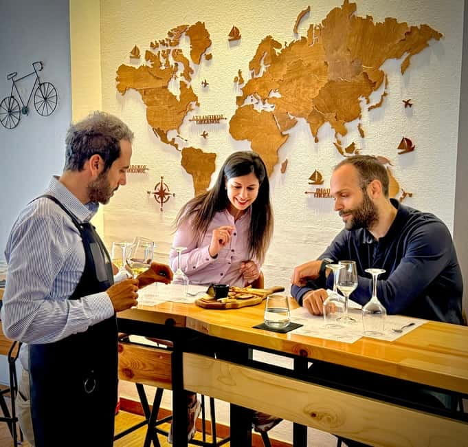 Athens: Acropolis Wine Tasting with Cheese and Olives - Five Greek wines in 90 minutes: what you’ll actually learn to taste