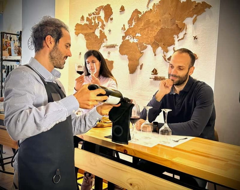 Athens: Acropolis Wine Tasting with Cheese and Olives - Cheese and olives: pairing that follows the logic of flavor