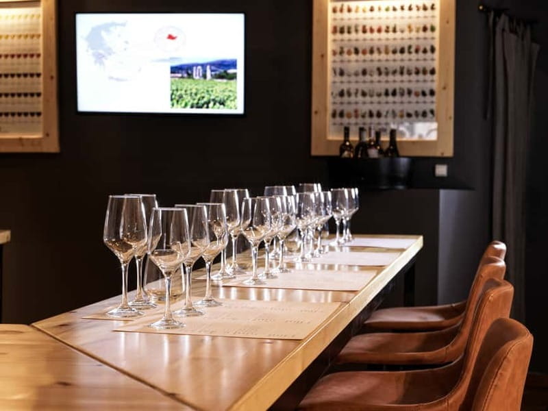 Athens: Acropolis Wine Tasting with Cheese and Olives - Who should book this tasting (and who should think twice)