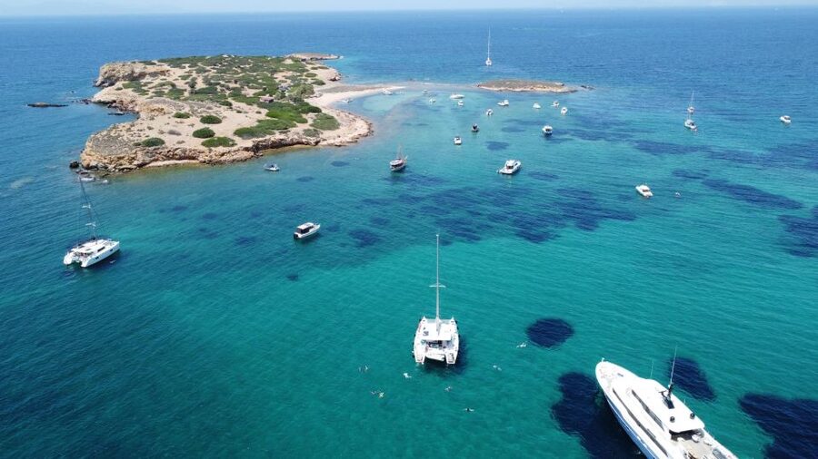 Athens: Catamaran Cruise with Fresh Lunch and Wine - Swim stop 1: Hydroussa islet and why it’s worth the jump