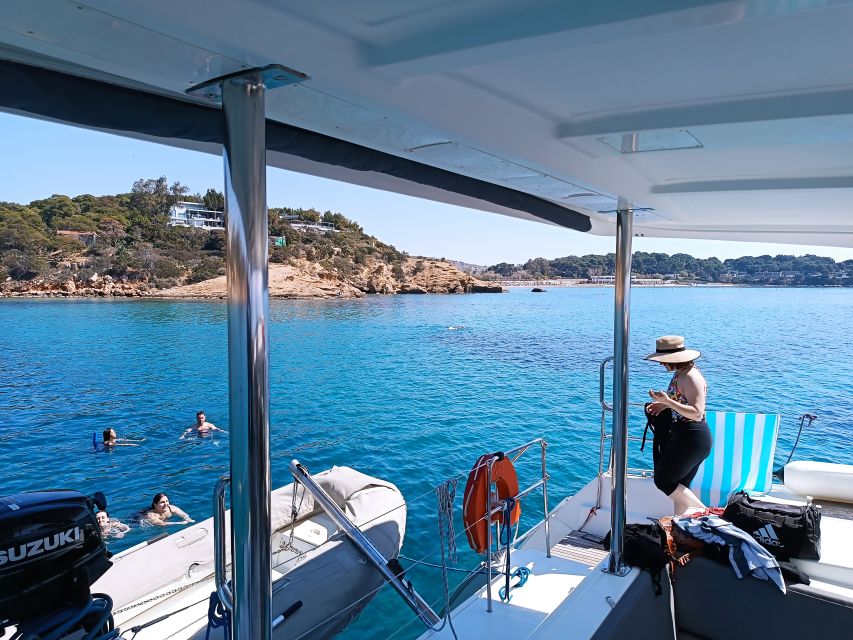 Athens: Catamaran Cruise with Fresh Lunch and Wine - The food and wine: what onboard Greek lunch really means