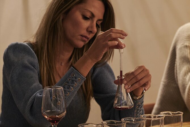 Athens: Wine Workshop Create your Own Wine under the Acropolis - Tasting Like an Oenologist: Color, Texture, Aroma, and Taste
