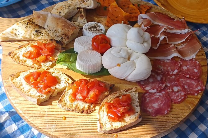 Authentic Farm Tour with Pizza, Cheese, Wine & Limoncello Tasting - Olive oil and limoncello: two tastings with different personalities