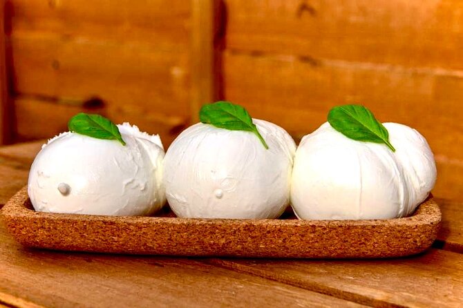 Authentic Naples Food Tour with 8+ Tastings of Pizza, Wine & More - Naples in 3.5 hours: what this tour is really for