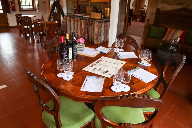 Authentic Small Group Douro Wine Tour with Lunch & River Cruise - Winery visits at Quinta do Tedo and Quinta do Beijo style