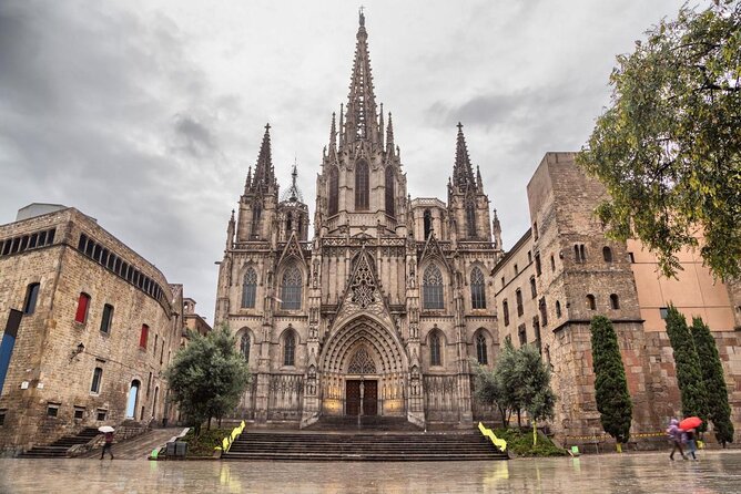 Barcelona E-Bike Small Group Tour with Tapas & Wine Tasting - Key points worth knowing before you go