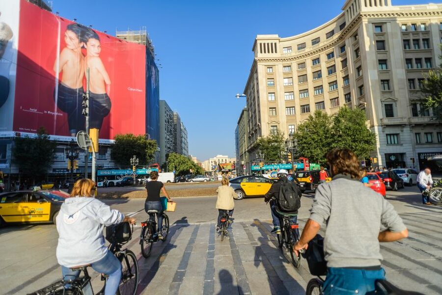 Barcelona eBike Tour with Wine and Tapas Experience - Back Through Old City to La Barceloneta: Coastline Views Without the Sweat