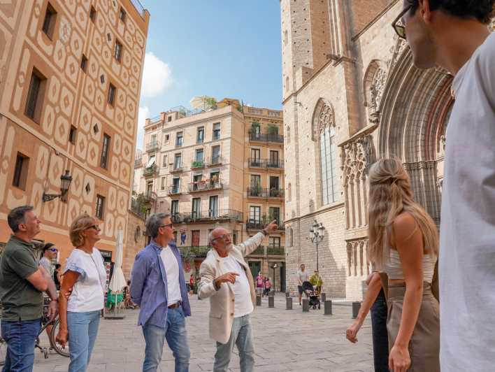Barcelona: El Born and Gothic Quarter Wine & Tapas Bar Tour - El Born + Gothic Quarter on foot: why this tour works
