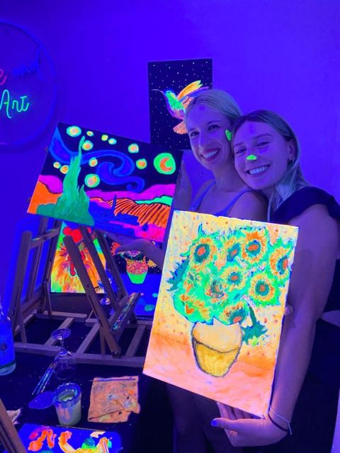 Barcelona: Fluorescent Paint and Wine Workshop - Saturday and Sunday timing: standard acrylics instead of fluorescent