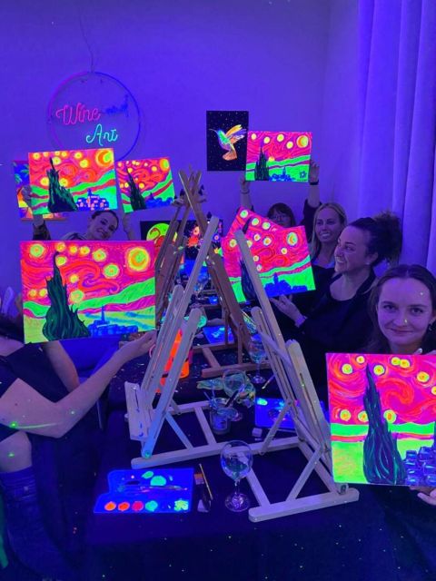 Barcelona: Fluorescent Paint and Wine Workshop - Location and finding the studio from the street