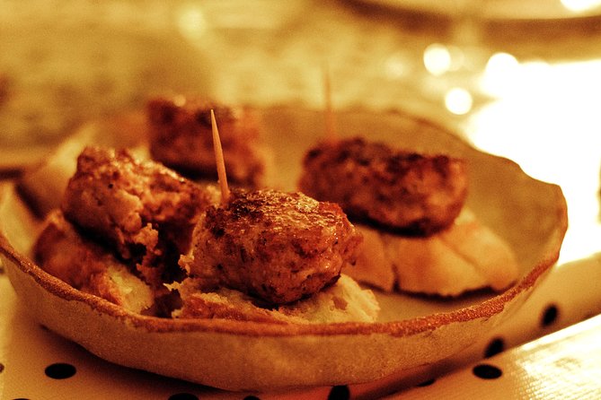 Barcelona Gothic Quarter VIP Tapas & Wine Tour - Where you meet and how the walk fits into your night