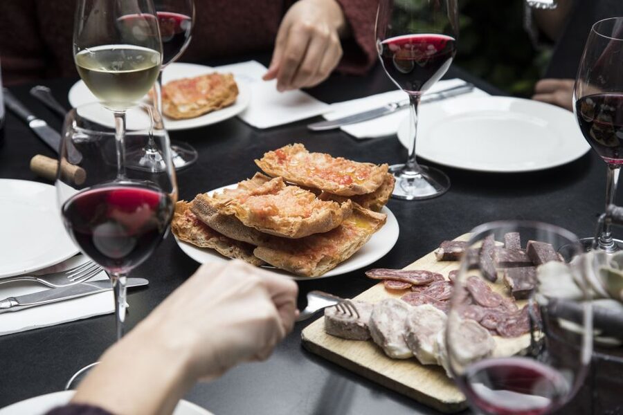 Barcelona Gourmet Food & Wine Tour with Local Expert - Stop 2: the music bar where comfort food gets its spotlight