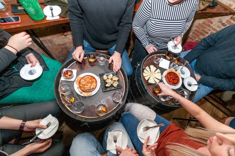 Barcelona Gourmet Food & Wine Tour with Local Expert - The 4-hour pacing: enough time to taste, not enough time to wander