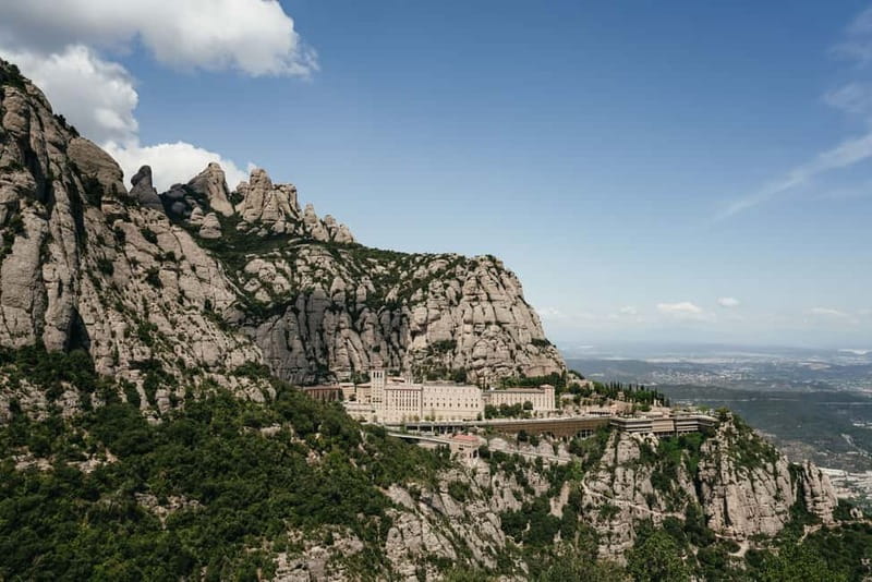 Barcelona: Montserrat and Winery Tour with Tapas or Lunch - Who should book this Montserrat and winery tour?