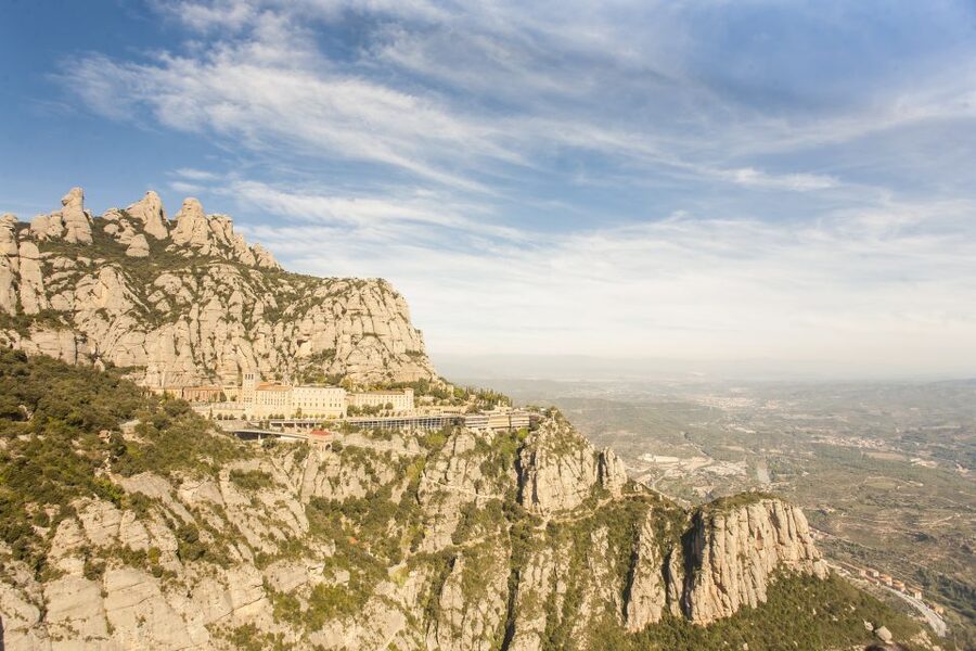 Barcelona: Montserrat with Winery Visit and Farmhouse Lunch - Funicular Time and Choosing Your Walk