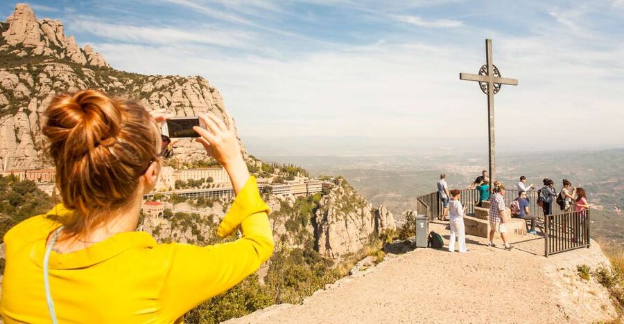Barcelona: Montserrat with Winery Visit and Farmhouse Lunch - Getting Oriented in Barcelona at Palau de la Música