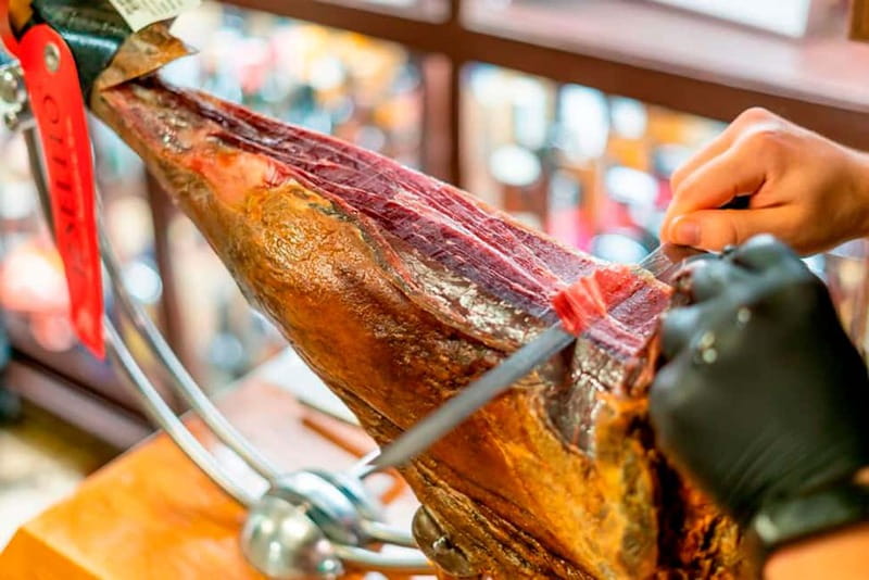 Barcelona: Private Tapas & Wine with Flamenco Show Old Town - Pintxos and tapas at two bars: what you’re really buying