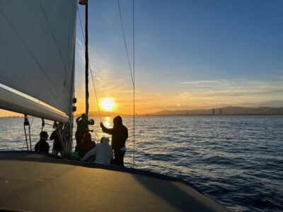 Barcelona: Sunset Boat Trip with Cava Wine and Snacks - Cava and snacks onboard: what up to 5 cups really means