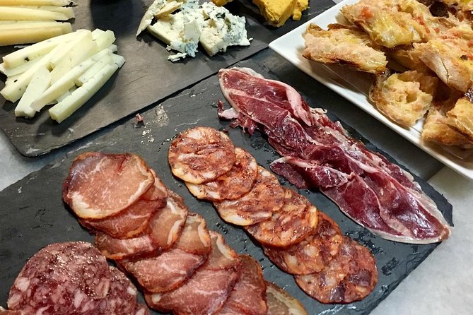 Barcelona Wine and Gourmet Tapas Tour - Small-group size: the real value you feel in the moment