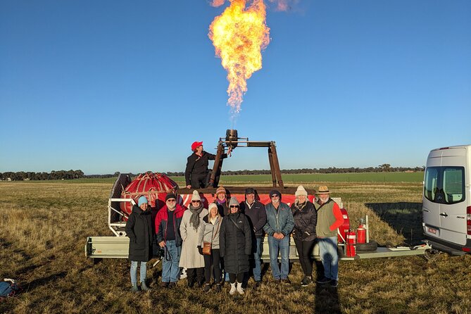 Bendigo Premium Balloon Flight plus buffet champagne breakfast - Meeting at Lake Weeroona: show up early, dress smart