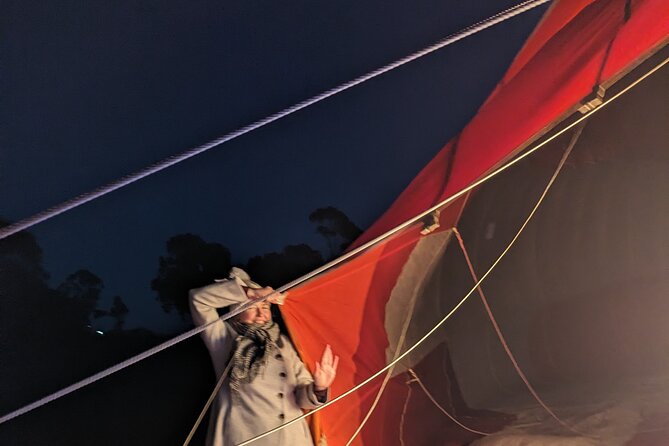 Bendigo Premium Balloon Flight plus buffet champagne breakfast - The route that surprises you: wind-led sightseeing from above