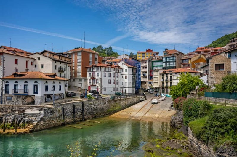 Bilbao: Gaztelugatxe, Bermeo, Mundaka, Gernika, & Wine Tour - Gernika: Where Basque History Becomes Tangible