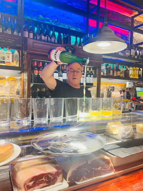Bilbao’s #1 Food & Wine Experience - Meeting in Gran Via and Getting Set Up for a 3-Hour Food Sprint