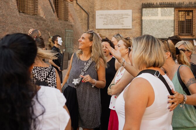 Bologna: Dinner, Wine & Tastings Walking Tour - Dessert and the finish at Piazza Santo Stefano