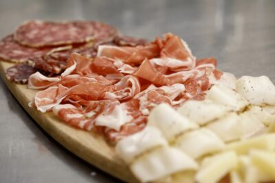 Bologna: Food and Wine Tasting with Interactive Game - Your Three-Wine Lineup: What to Expect From Each Pour