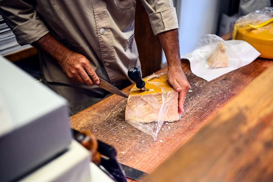 Bologna: Local Food Tour with Authentic Tastings and Wine - Quadrilatero Flavor Hits: Mortadella, Tigella, and Lasagna Verde
