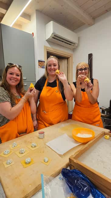 Bologna: Pasta Cooking Class, Ragu & Wine with Local Host - Meat Sauce Skills and the Vegetarian Option That Doesn’t Feel Like an Afterthought