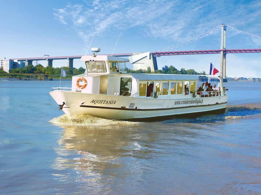 Bordeaux: Guided Wine and Canelé Discovery Cruise - Route through Bordeaux: why each short stop matters