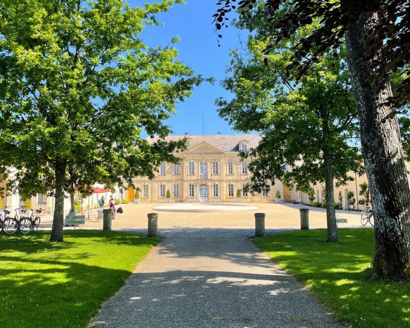 Bordeaux: Médoc & St-Emilion Wine 3 châteaux with lunch - Médoc First Stop: Vineyards, Cellars, and a Proper Welcome