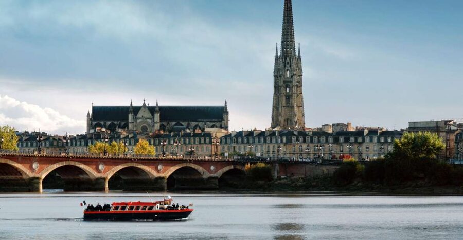 Bordeaux: River Cruise with Commentary, Wine and Canelé - UNESCO Port de la Lune views: what you’re seeing and why it matters
